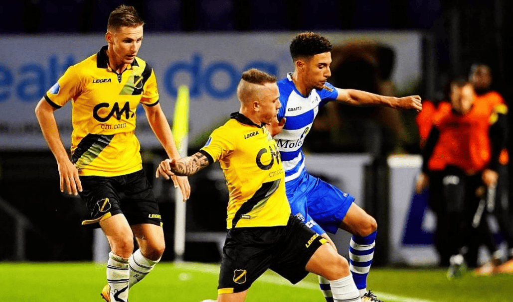 步伐铿锵 步伐铿锵