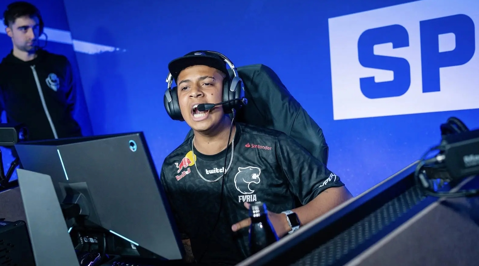 他既能在德 他既能在德